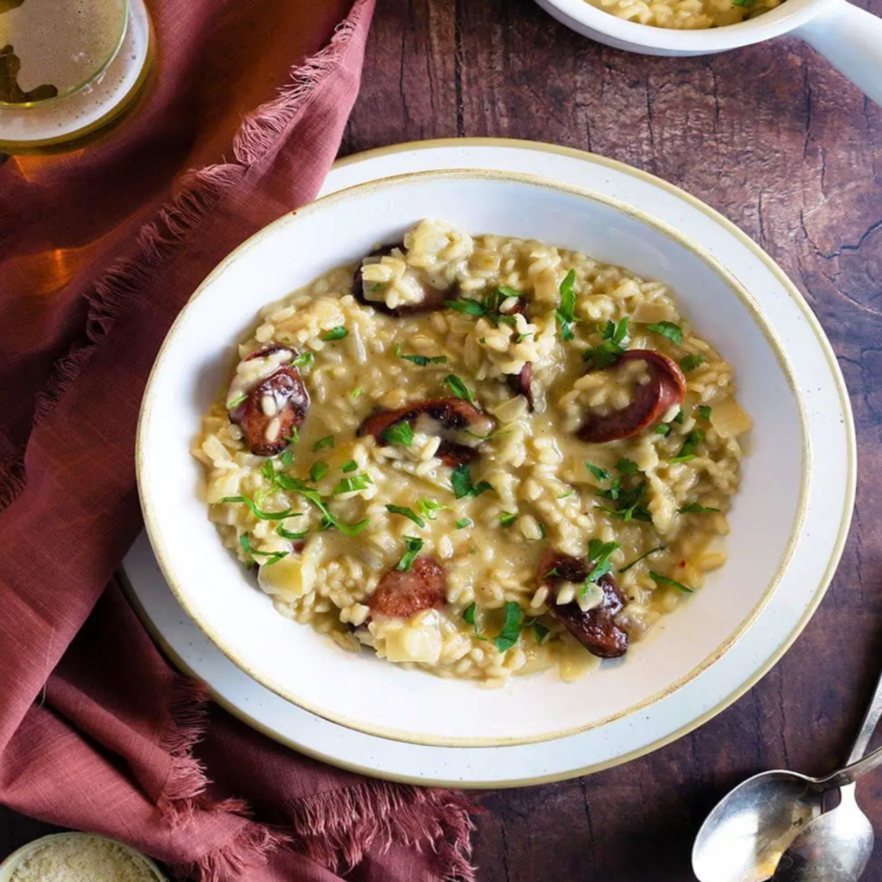 https://nonblondebev.com/wp-content/uploads/2024/02/Sausage-Risotto-Dunkel2-1280x1280.png
